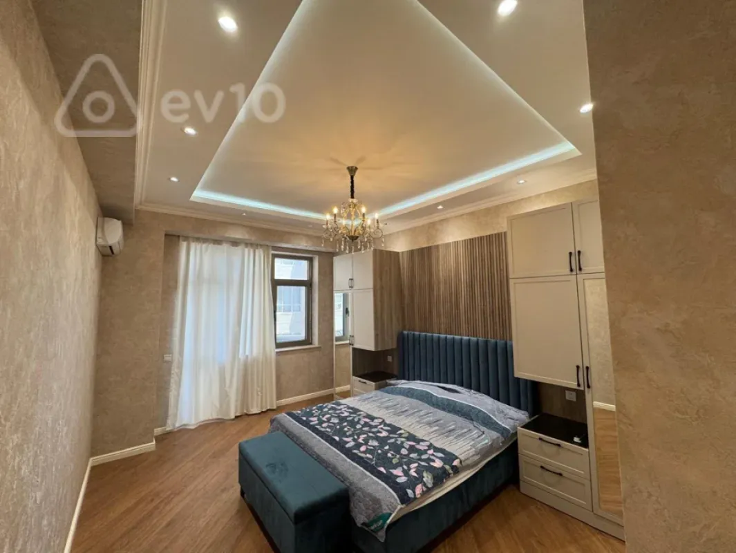 Satılır 3 otaqlı yeni tikili 141 m²