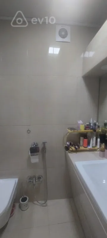 Satılır 4 otaqlı yeni tikili 142 m²