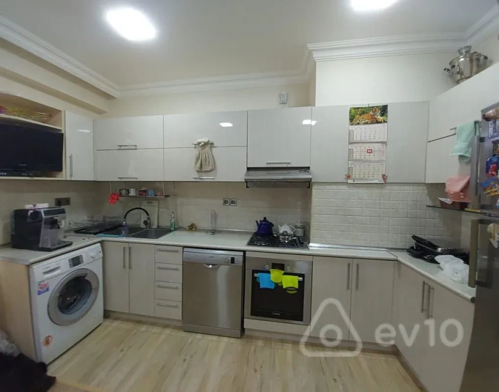 Satılır 4 otaqlı yeni tikili 142 m²