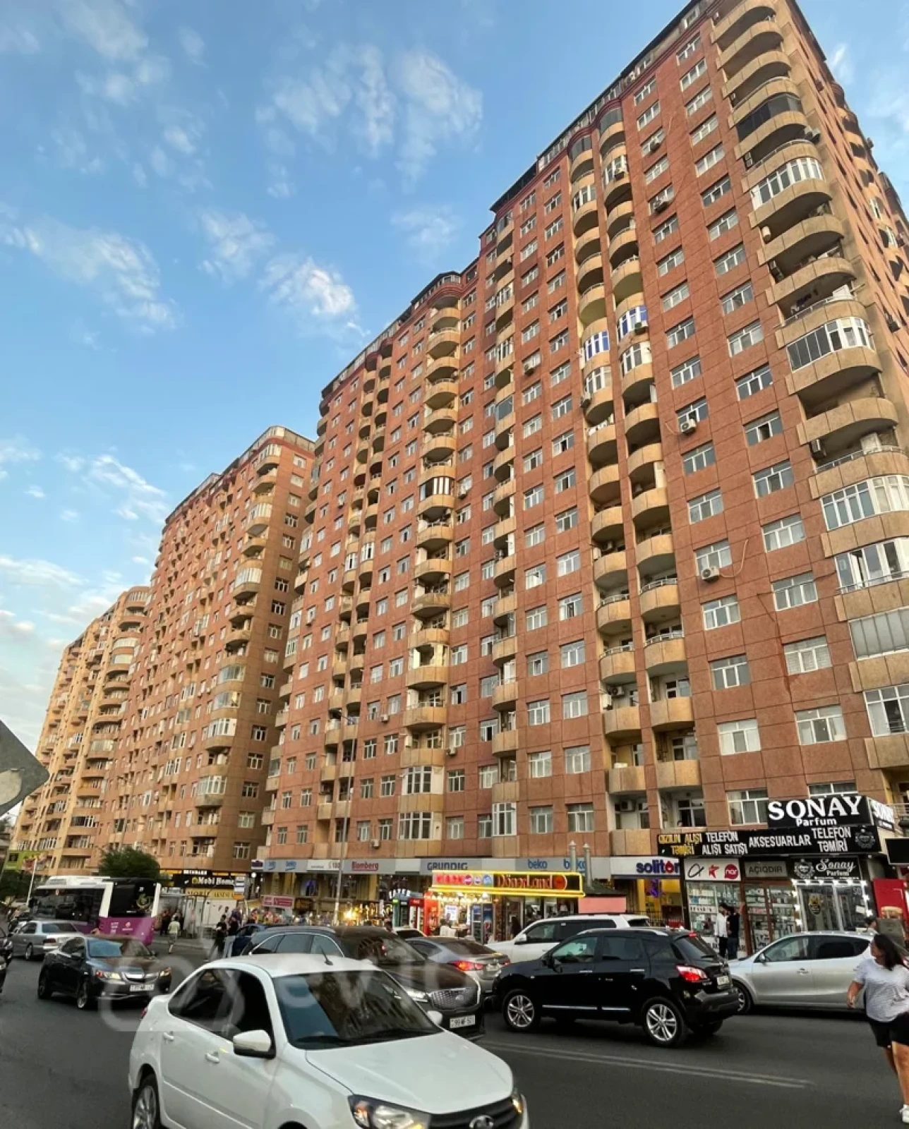 Satılır 4 otaqlı yeni tikili 142 m²