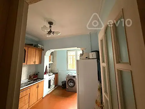 Satılır 3 otaqlı köhnə tikili 80 m²