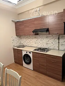 Kirayə verilir 3 otaqlı yeni tikili 80 m²