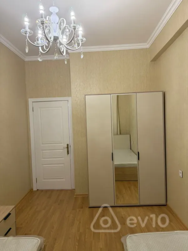 Kirayə verilir 3 otaqlı yeni tikili 80 m²
