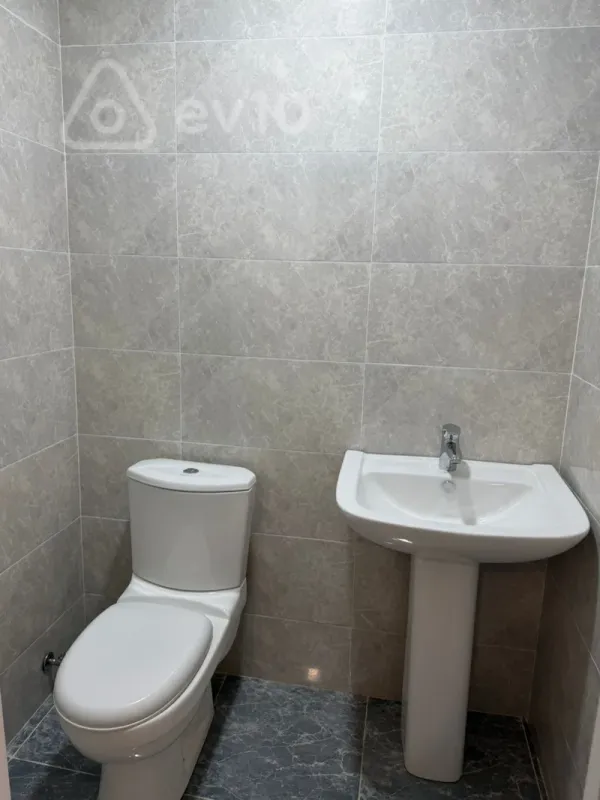 Kirayə verilir 3 otaqlı yeni tikili 80 m²