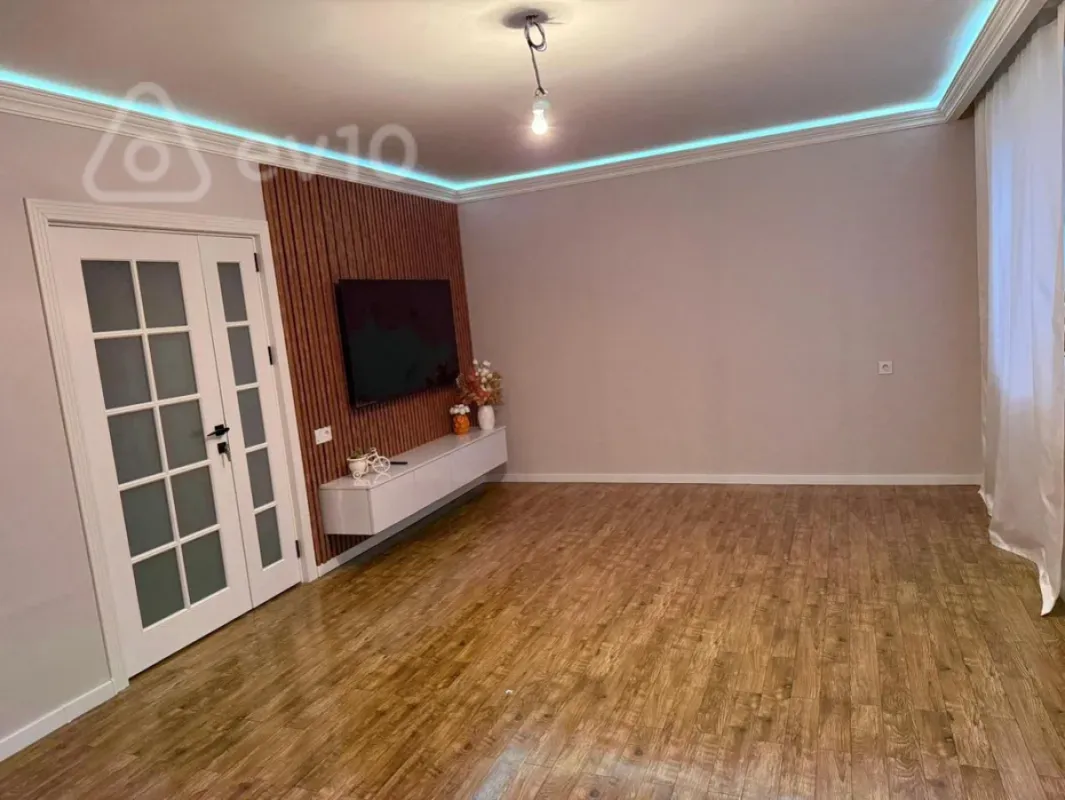 Satılır 5 otaqlı köhnə tikili 120 m²