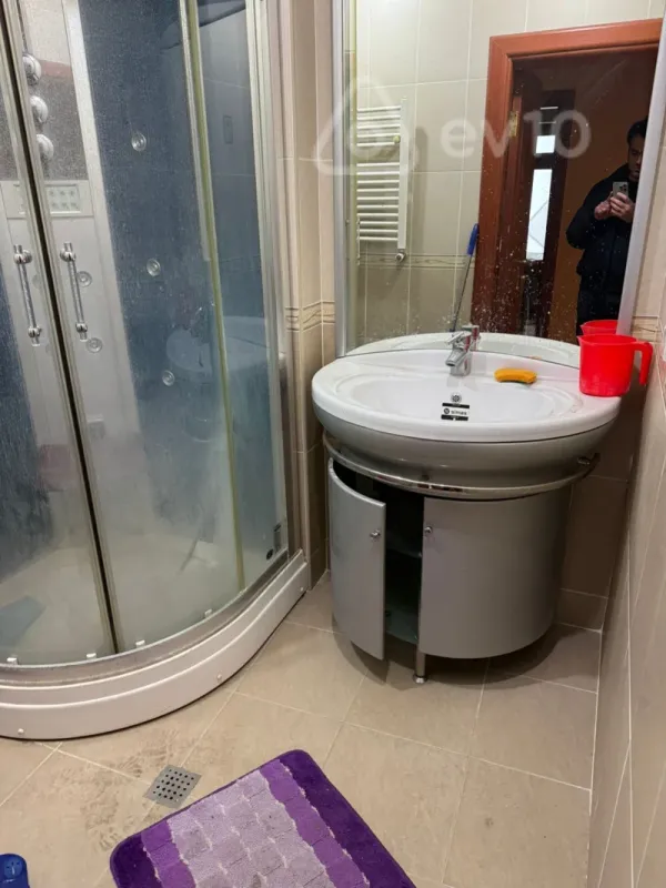 Satılır 2 otaqlı köhnə tikili 75 m²