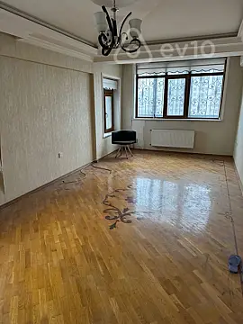 Satılır 2 otaqlı köhnə tikili 75 m²