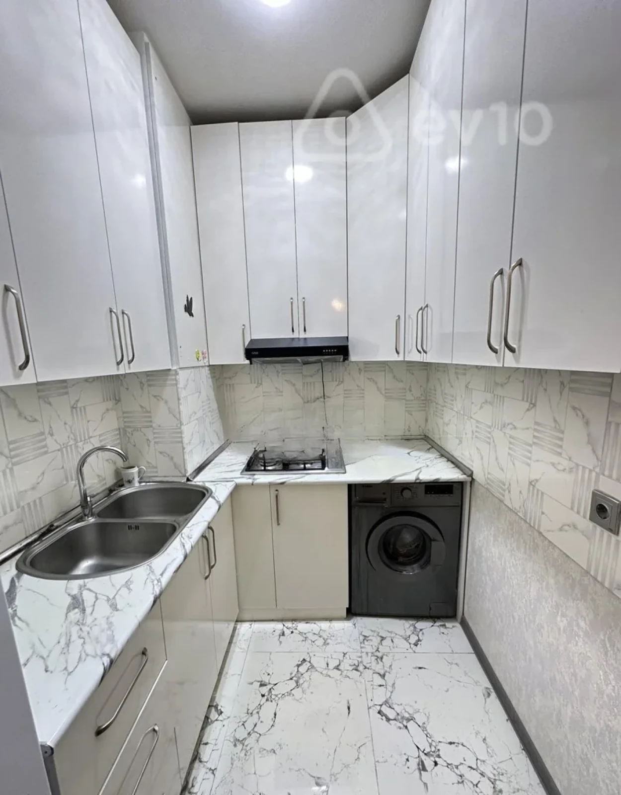 Satılır 2 otaqlı yeni tikili 50 m²
