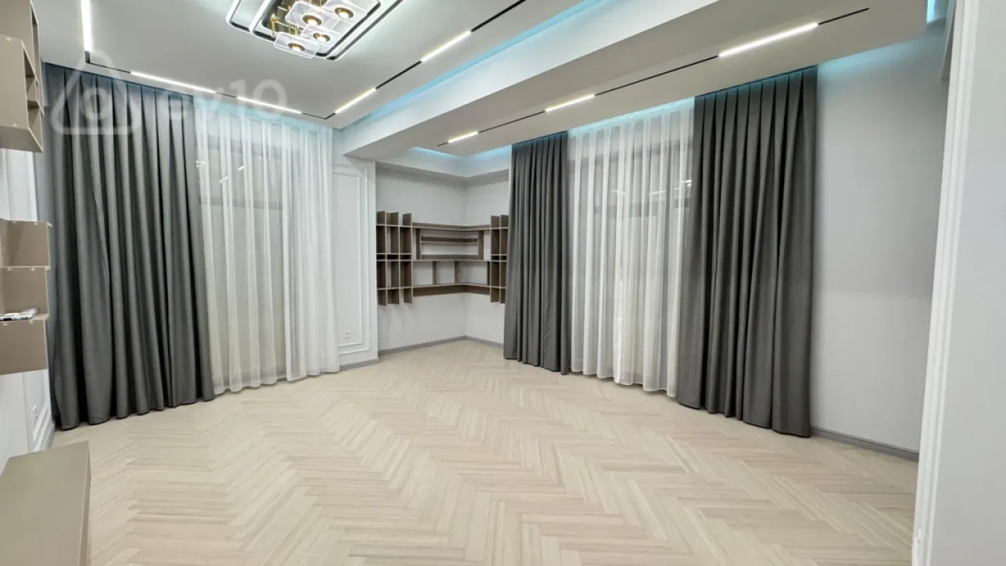 Satılır 3 otaqlı yeni tikili 125 m²