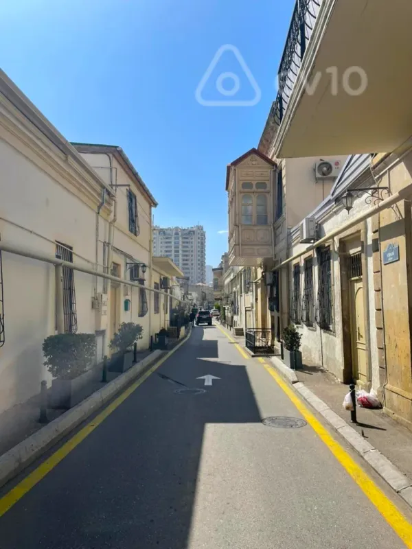 Satılır 2 otaqlı köhnə tikili 73 m²