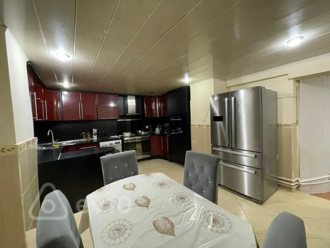 Satılır 2 otaqlı köhnə tikili 73 m²