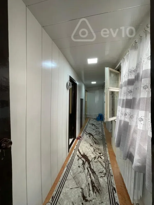Satılır 2 otaqlı köhnə tikili 73 m²