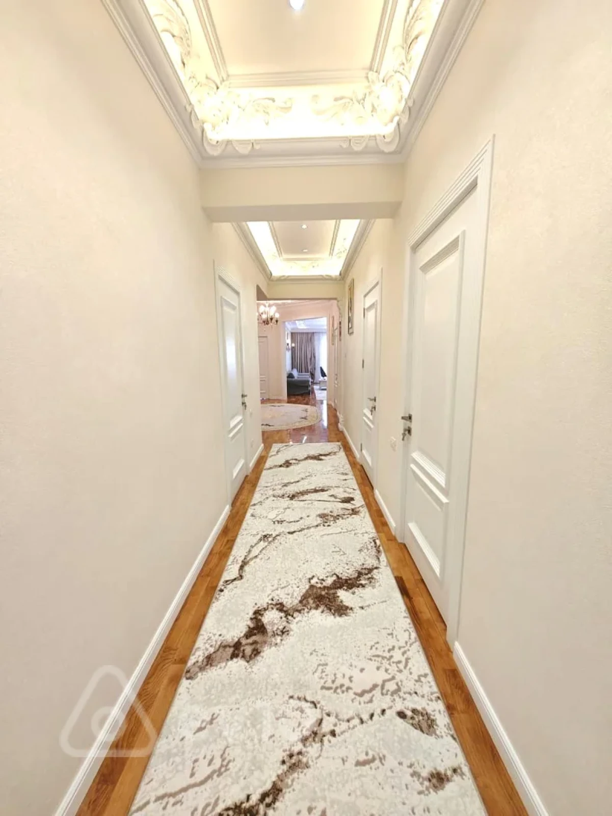 Satılır 4 otaqlı yeni tikili 225 m²