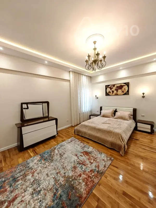 Satılır 4 otaqlı yeni tikili 225 m²