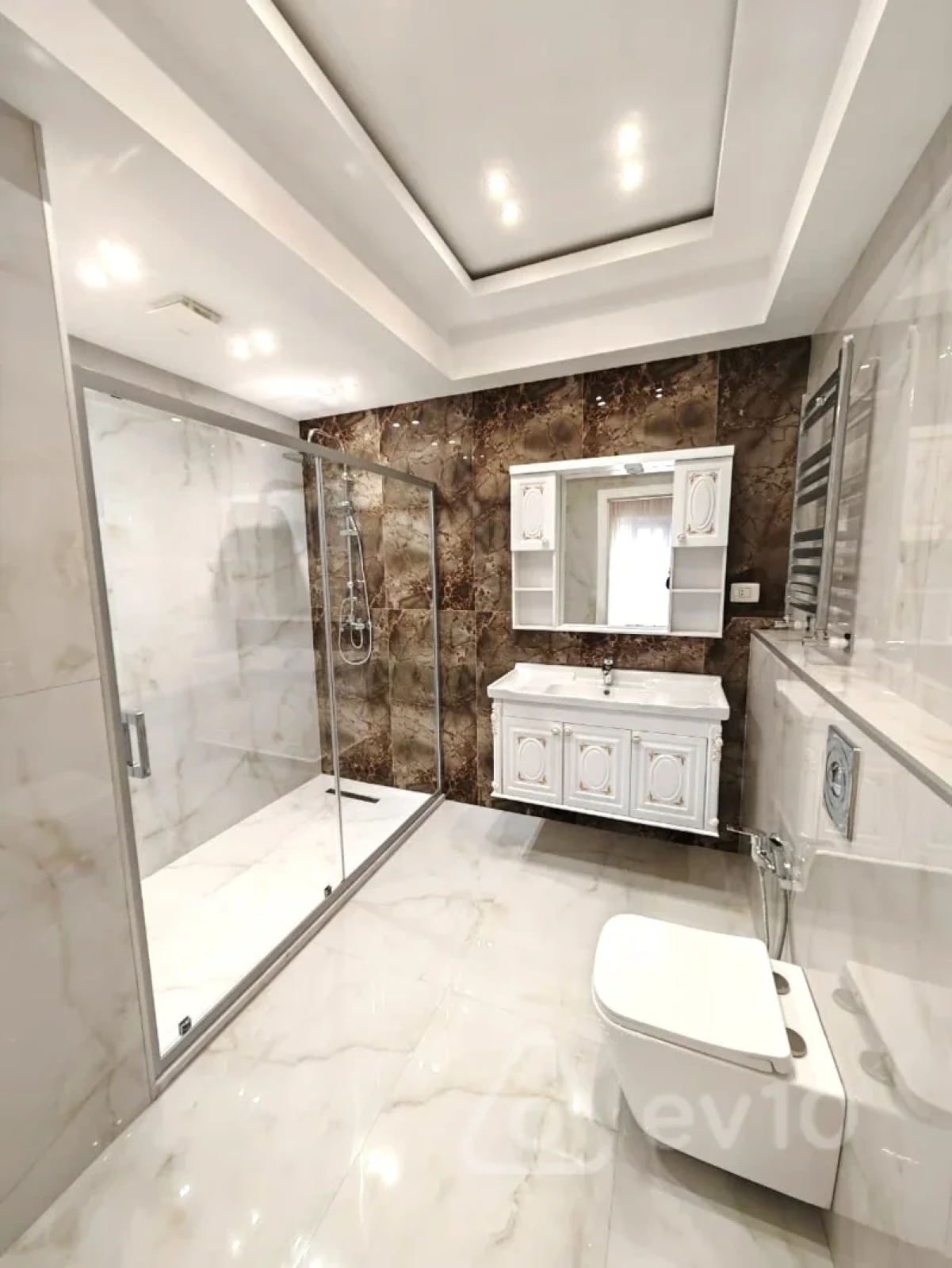 Satılır 4 otaqlı yeni tikili 225 m²