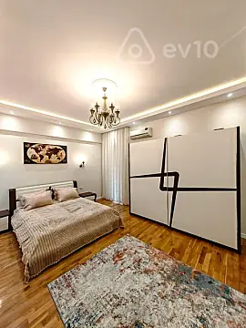 Satılır 4 otaqlı yeni tikili 225 m²