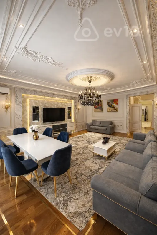 Satılır 4 otaqlı yeni tikili 225 m²