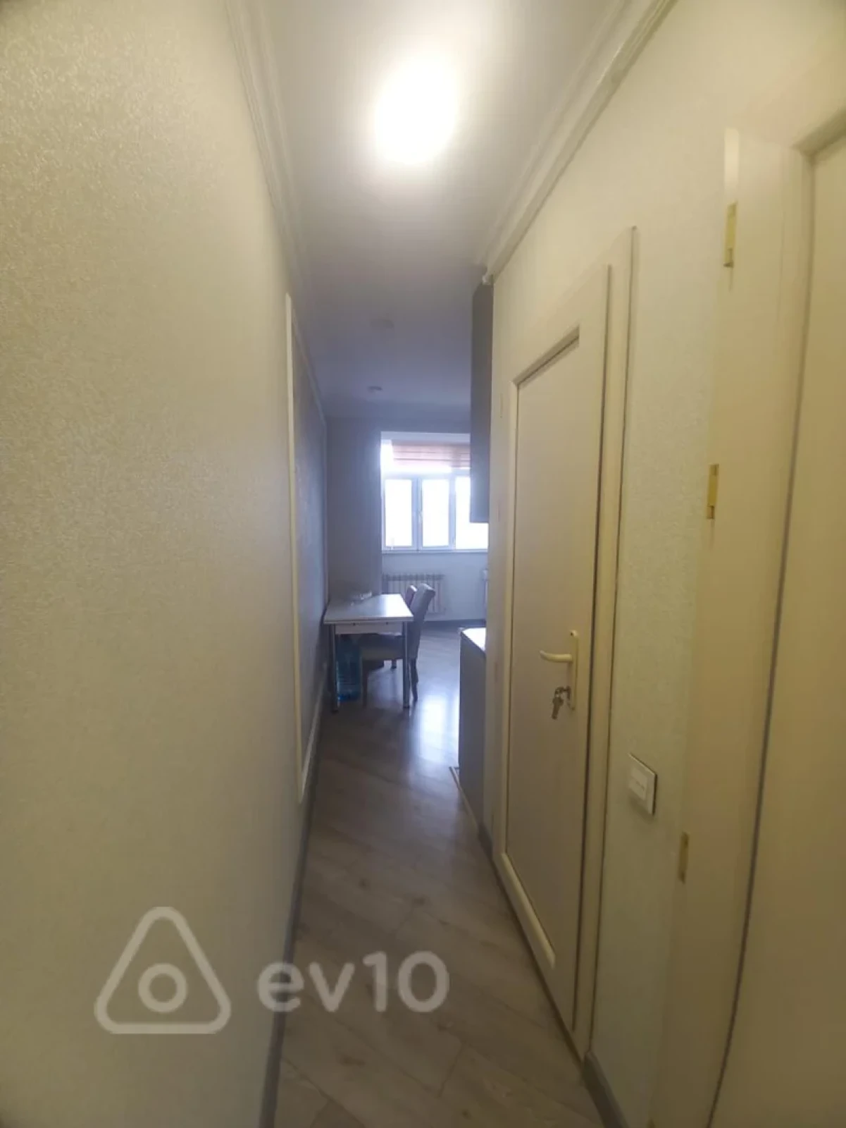 Satılır 2 otaqlı yeni tikili 60 m²
