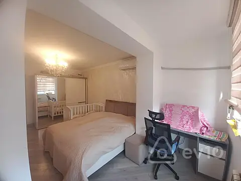Satılır 2 otaqlı yeni tikili 60 m²