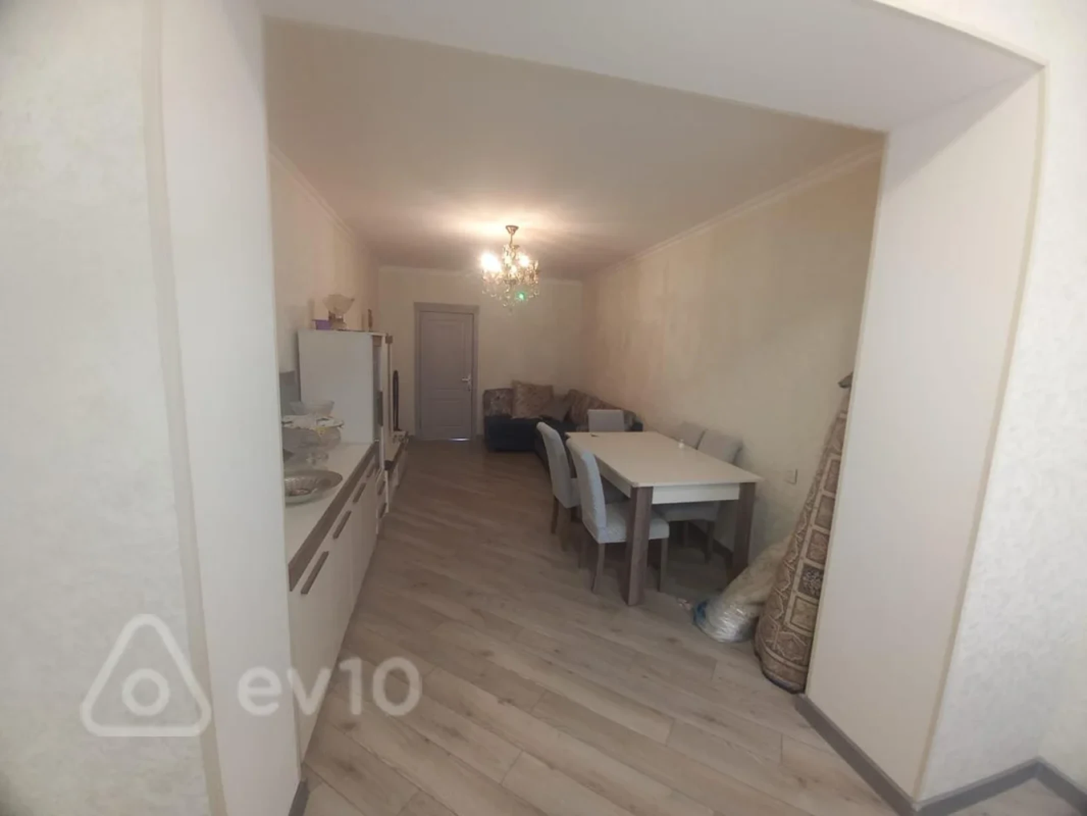 Satılır 2 otaqlı yeni tikili 60 m²