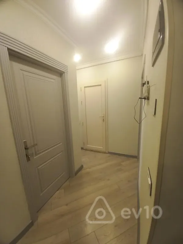 Satılır 2 otaqlı yeni tikili 60 m²