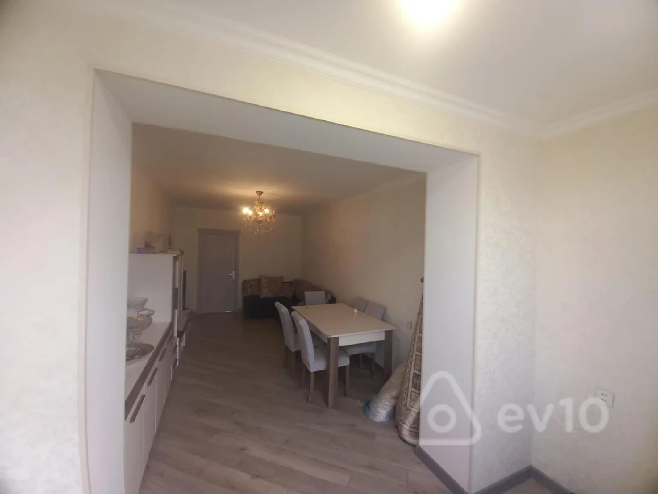Satılır 2 otaqlı yeni tikili 60 m²