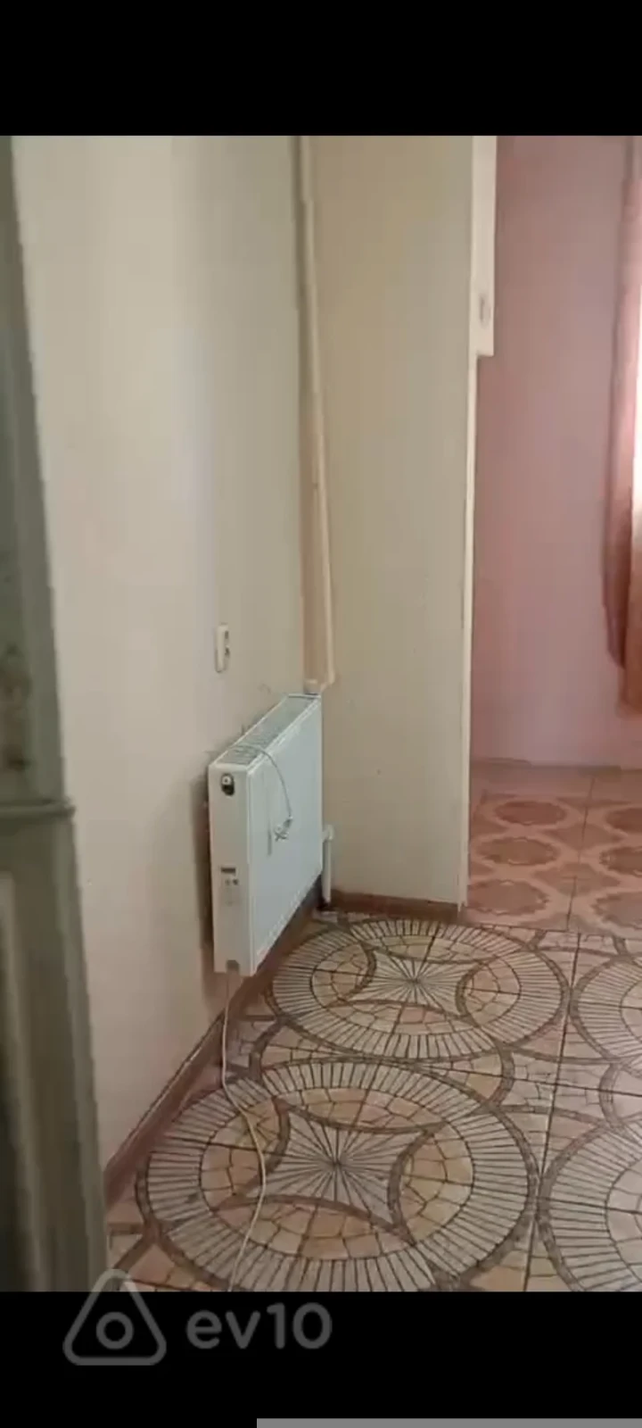 Kirayə verilir 2 otaqlı köhnə tikili 65 m²