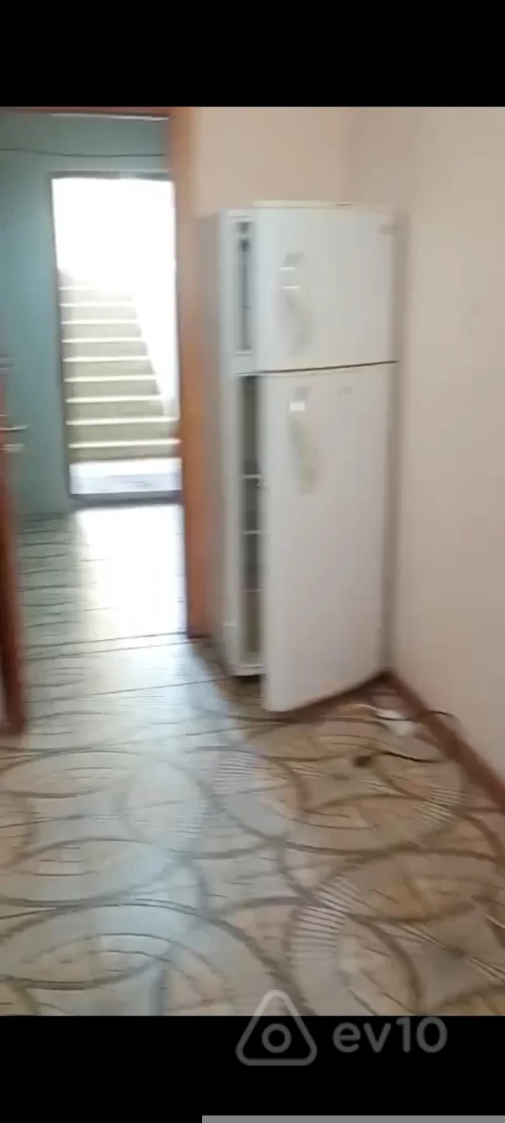 Kirayə verilir 2 otaqlı köhnə tikili 65 m²