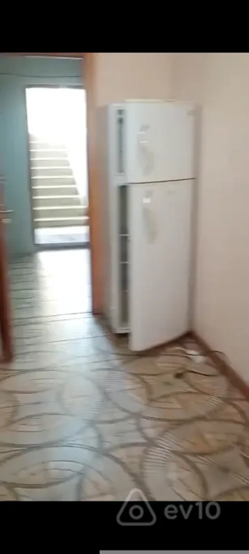 Kirayə verilir 2 otaqlı köhnə tikili 65 m²