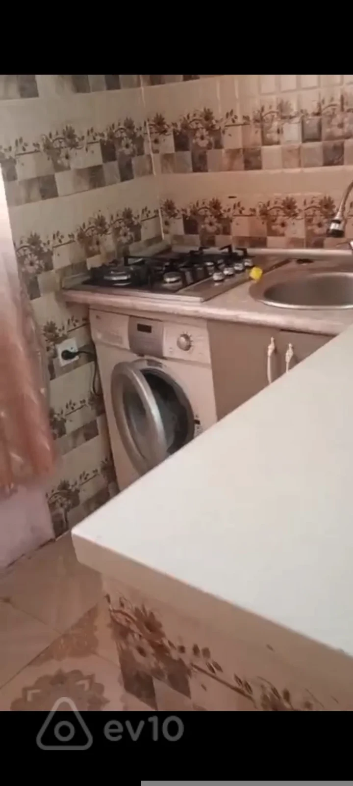 Kirayə verilir 2 otaqlı köhnə tikili 65 m²