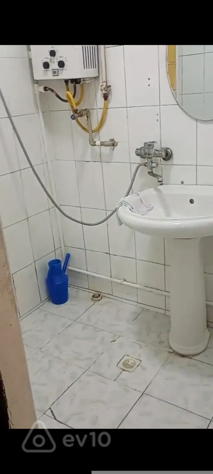 Kirayə verilir 2 otaqlı köhnə tikili 65 m²