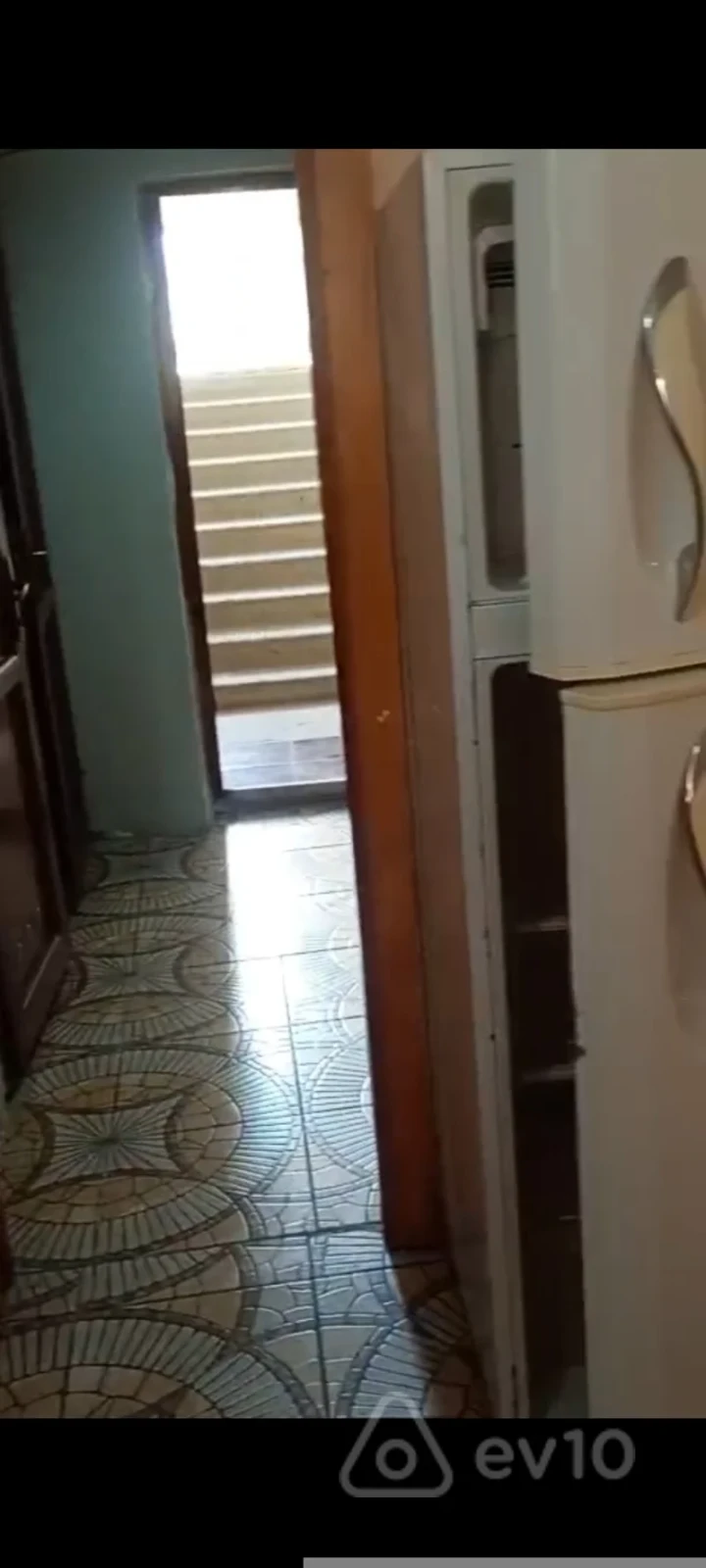 Kirayə verilir 2 otaqlı köhnə tikili 65 m²