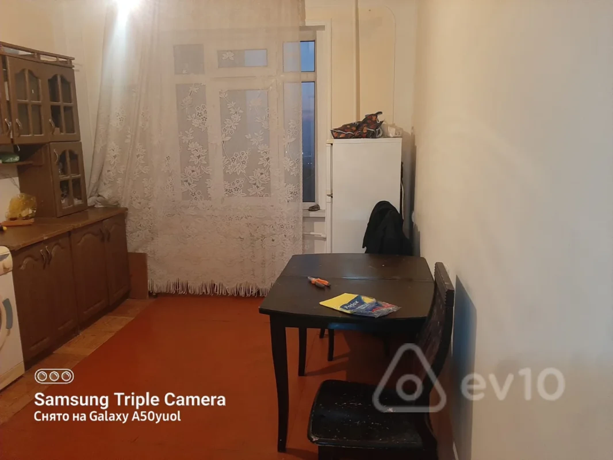 Kirayə verilir 2 otaqlı köhnə tikili 60 m²