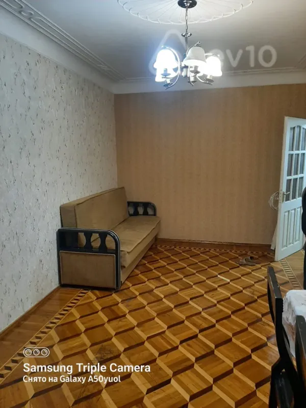 Kirayə verilir 2 otaqlı köhnə tikili 60 m²