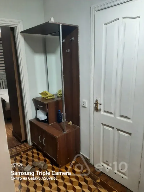 Kirayə verilir 2 otaqlı köhnə tikili 60 m²
