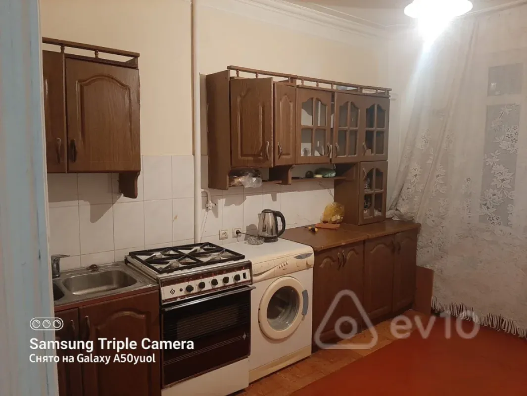 Kirayə verilir 2 otaqlı köhnə tikili 60 m²