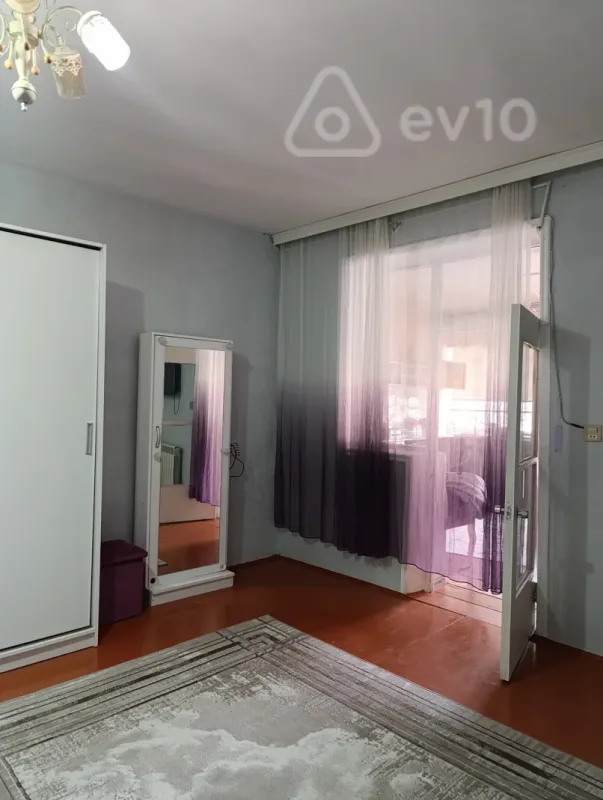 Kirayə verilir 2 otaqlı həyət evi 70 m²
