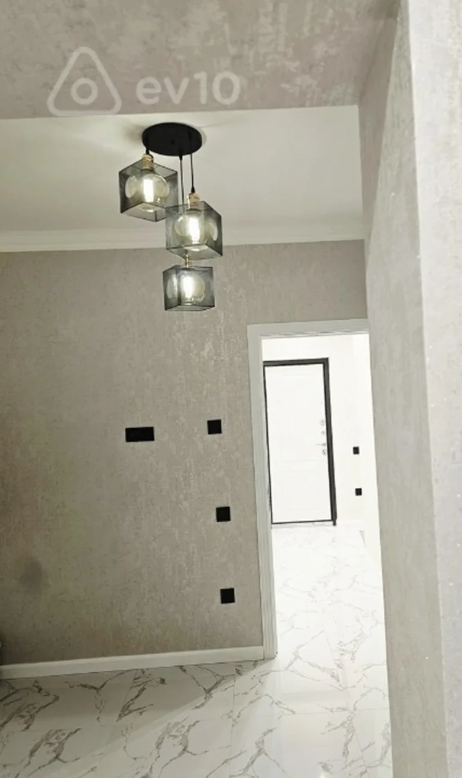 Satılır 2 otaqlı köhnə tikili 55 m²