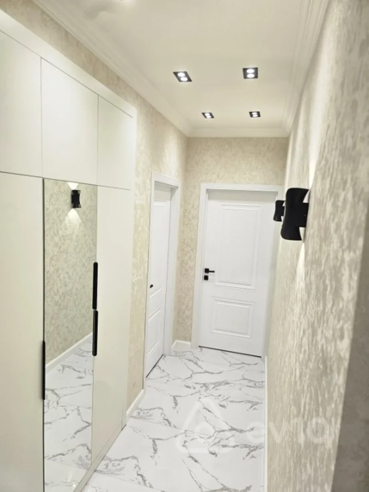 Satılır 2 otaqlı köhnə tikili 55 m²