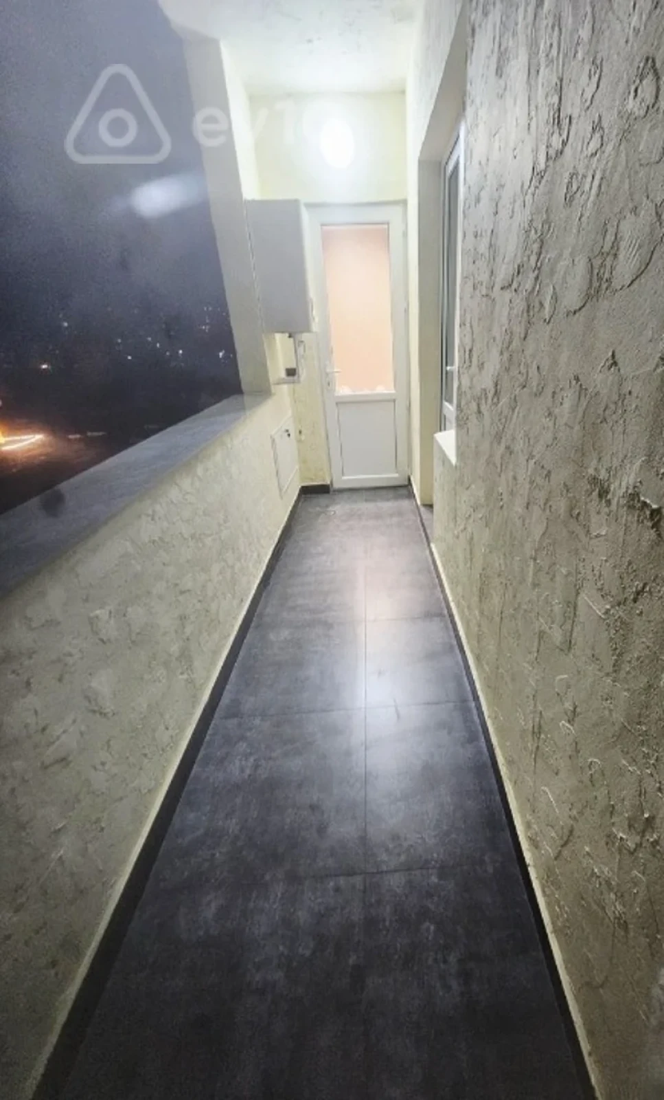 Satılır 2 otaqlı köhnə tikili 55 m²