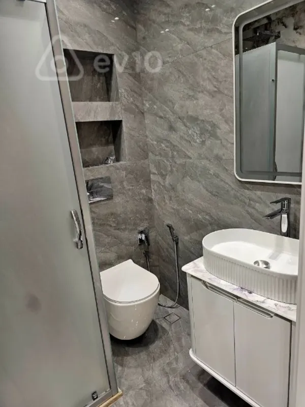 Satılır 2 otaqlı köhnə tikili 55 m²
