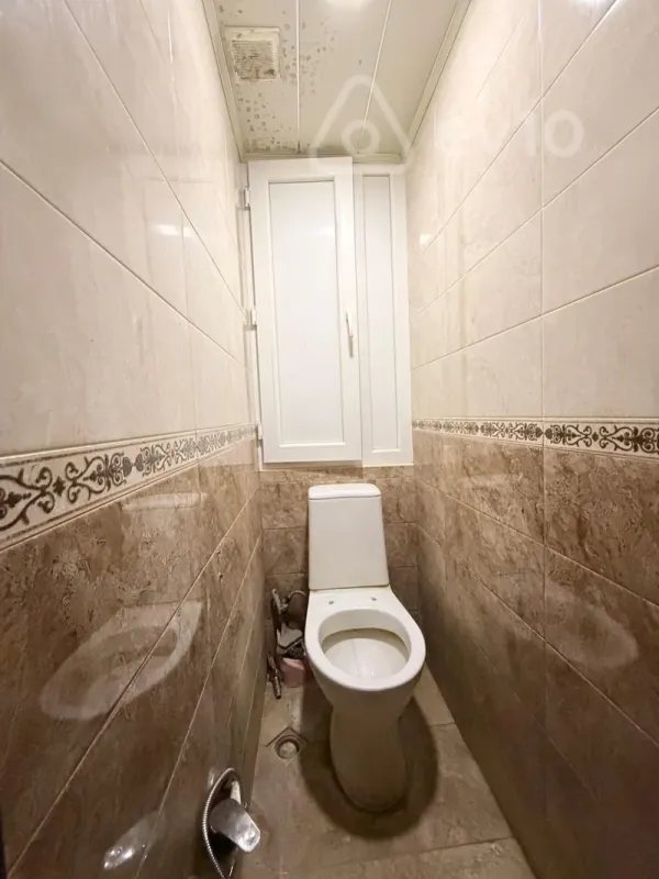 Satılır 4 otaqlı köhnə tikili 100 m²