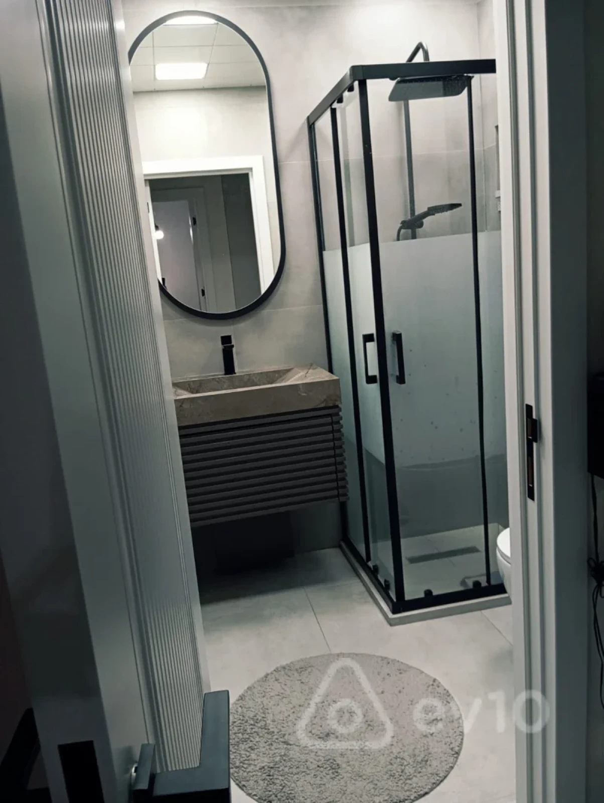 Satılır 2 otaqlı yeni tikili 60 m²