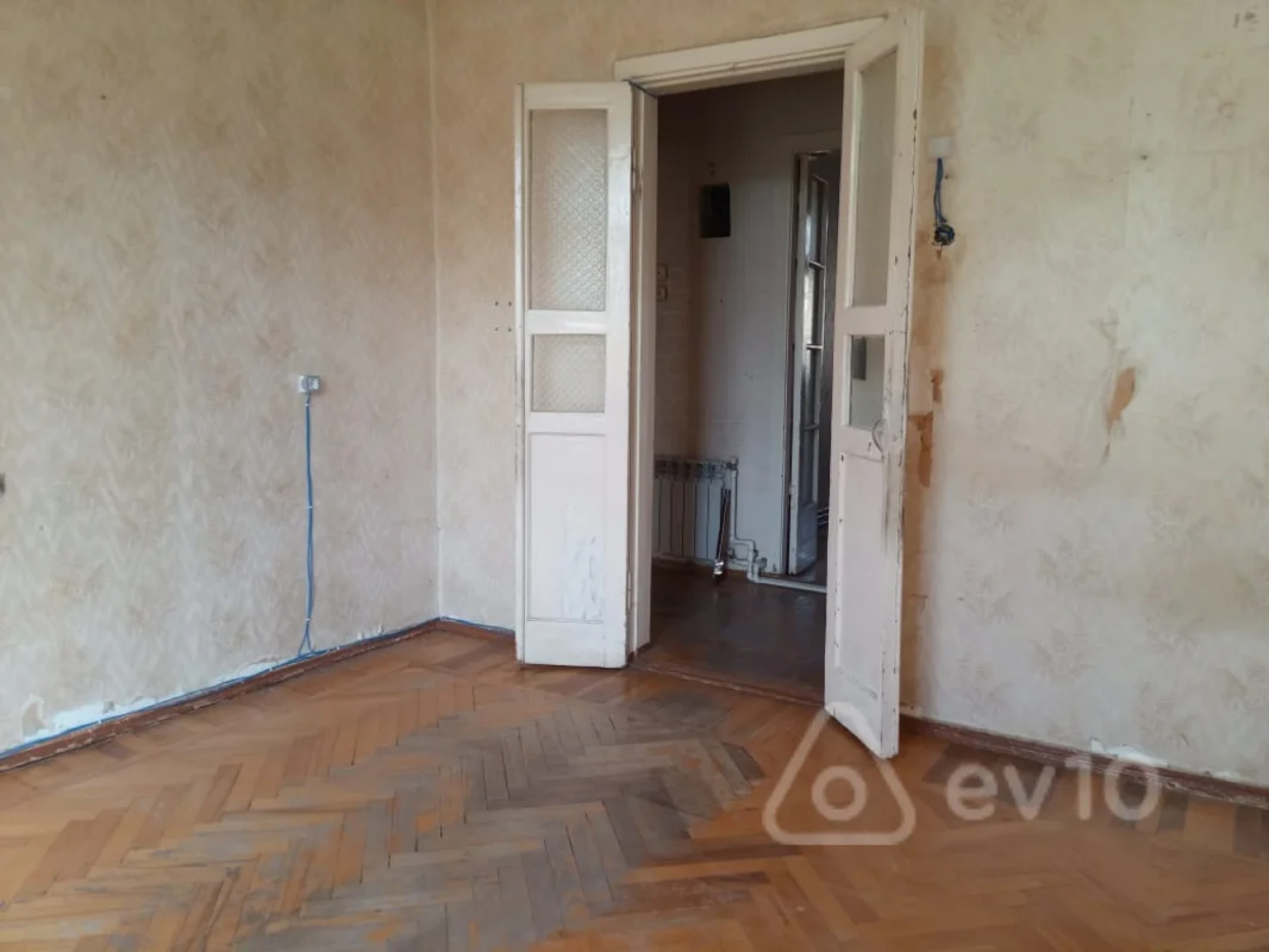 Kirayə verilir 2 otaqlı köhnə tikili 60 m²