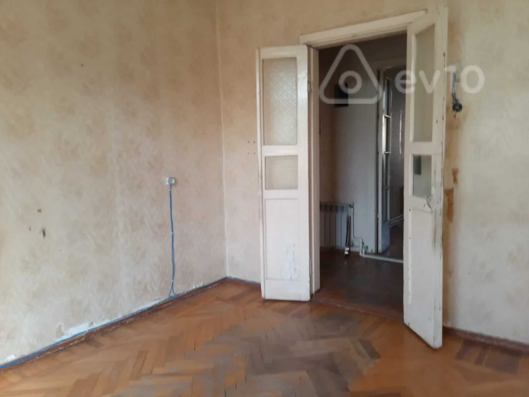 Kirayə verilir 2 otaqlı köhnə tikili 60 m²