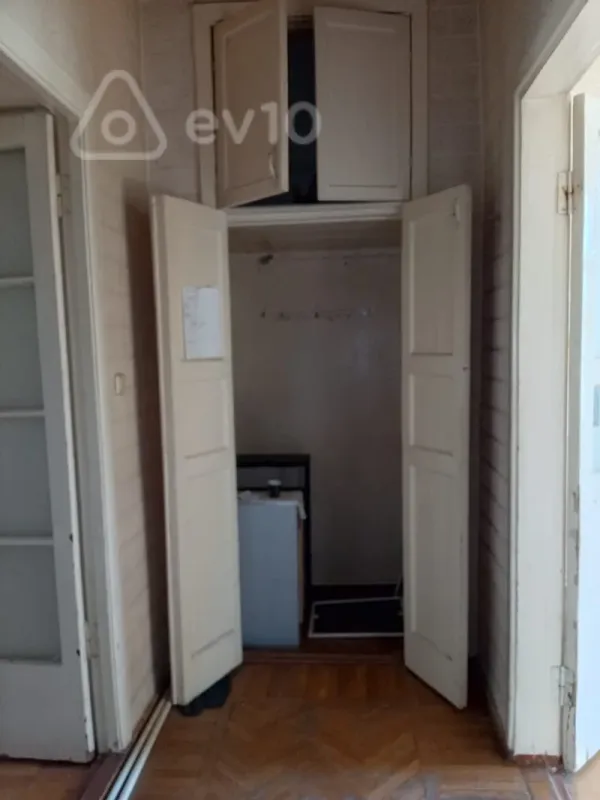 Kirayə verilir 2 otaqlı köhnə tikili 60 m²