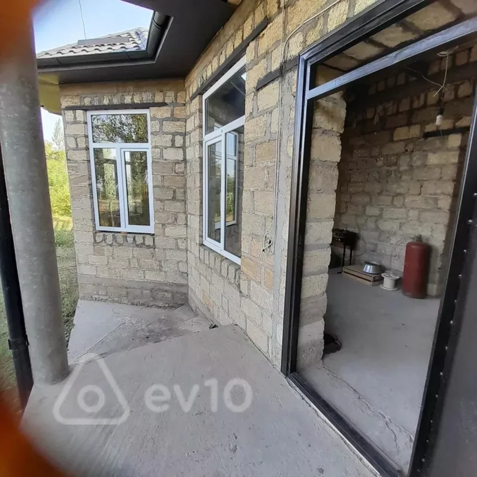 Satılır 3 otaqlı həyət evi 125 m²