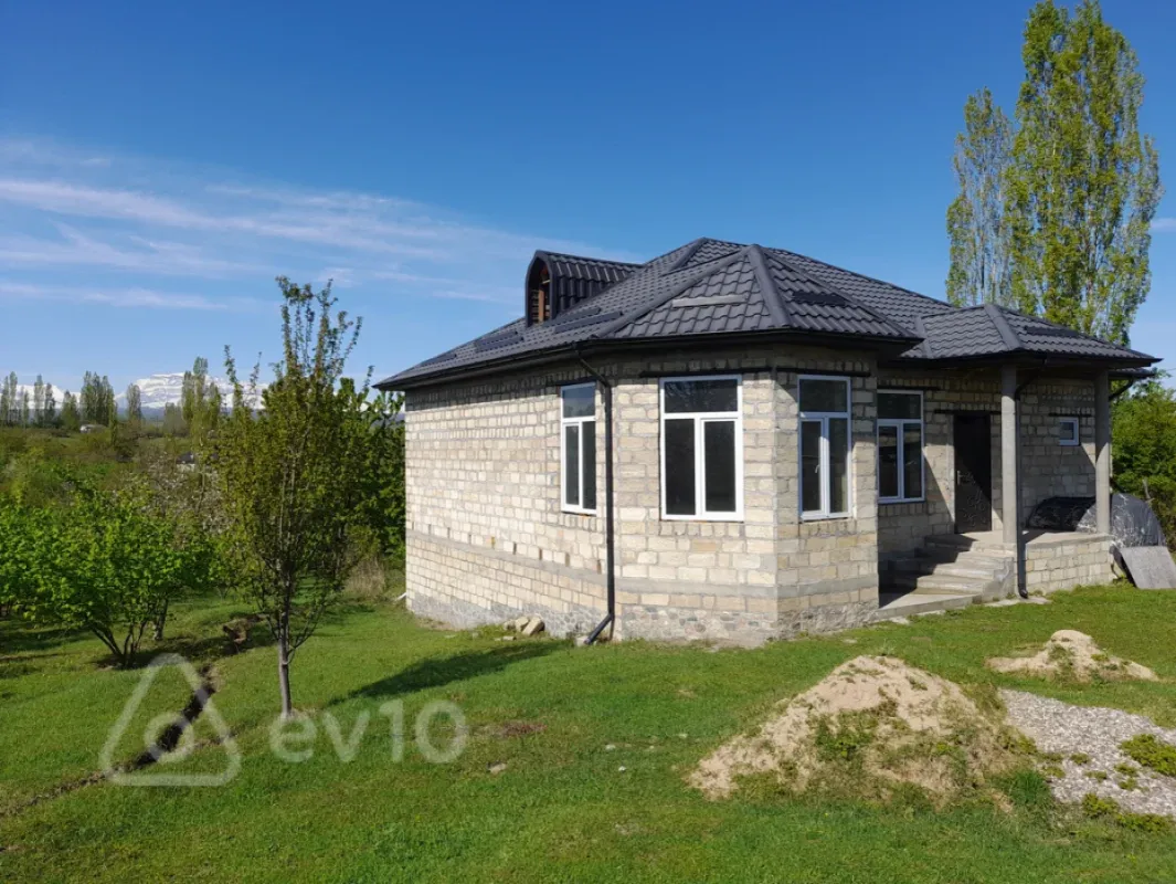 Satılır 3 otaqlı həyət evi 125 m²