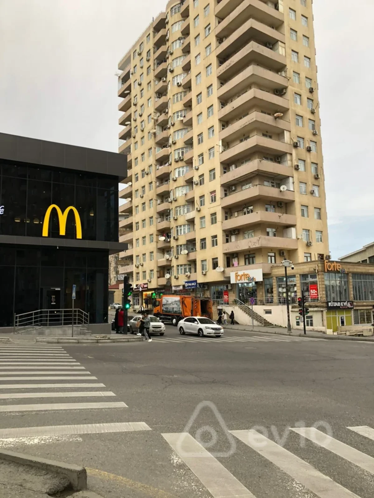 Kirayə verilir 2 otaqlı yeni tikili 60 m²