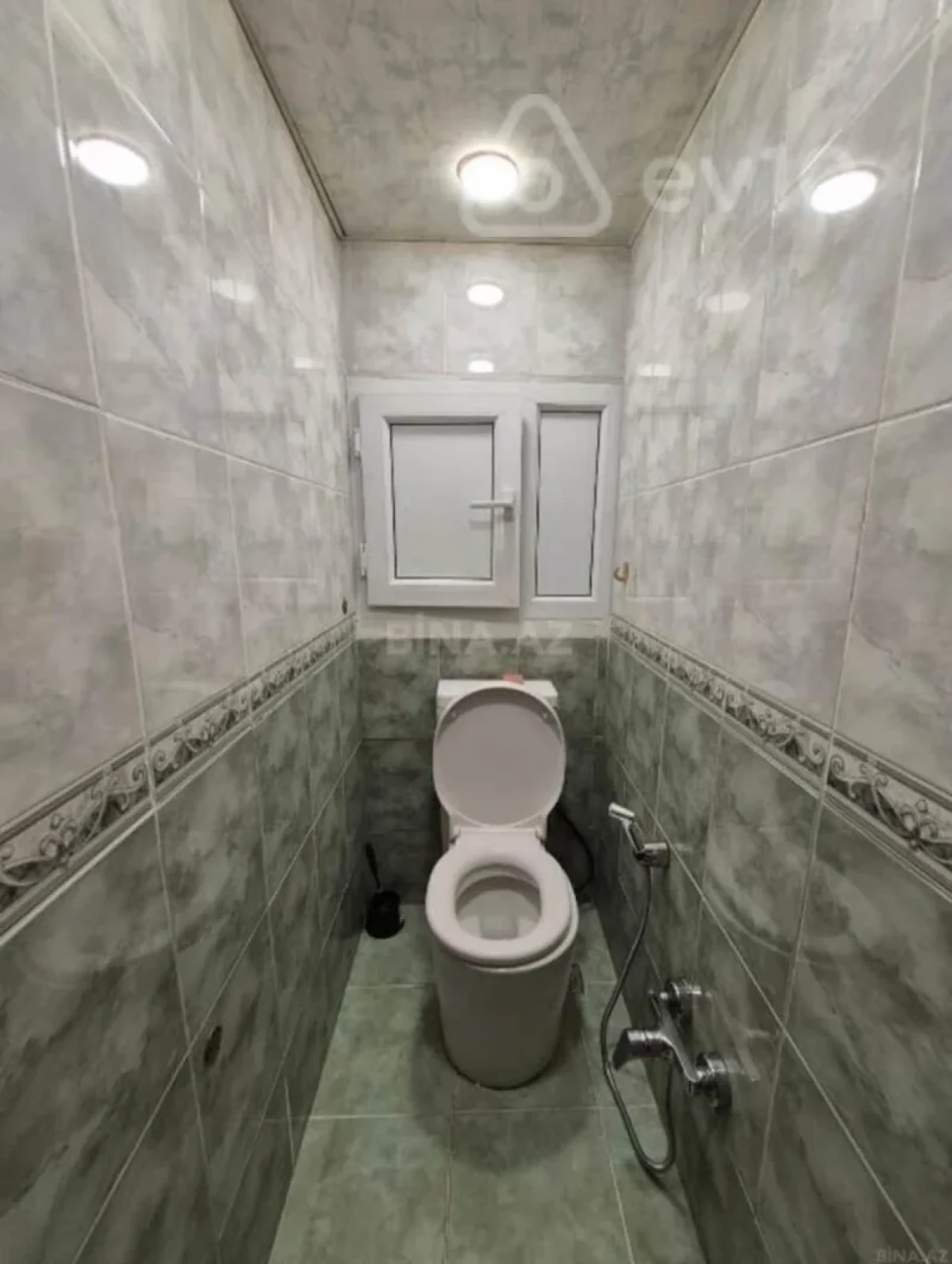 Satılır 2 otaqlı köhnə tikili 60 m²